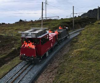 remplacement voie et ballast sur train touristique